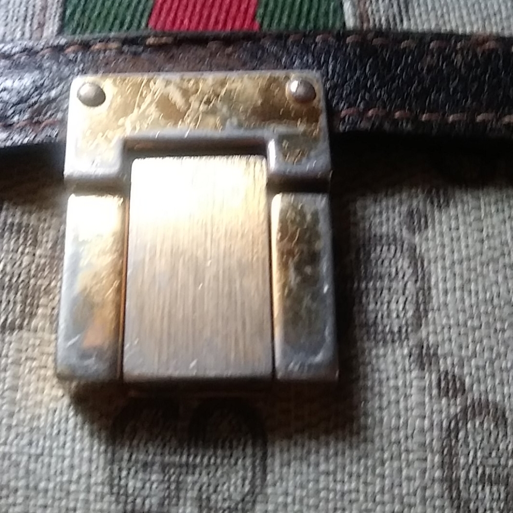 Gucci Clutch FLASH SALE - Picture 4 of 8